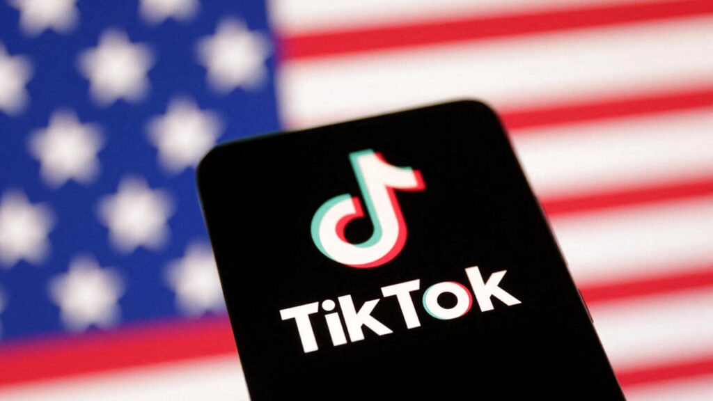 Trump Says Wealthy Group to Buy TikTok