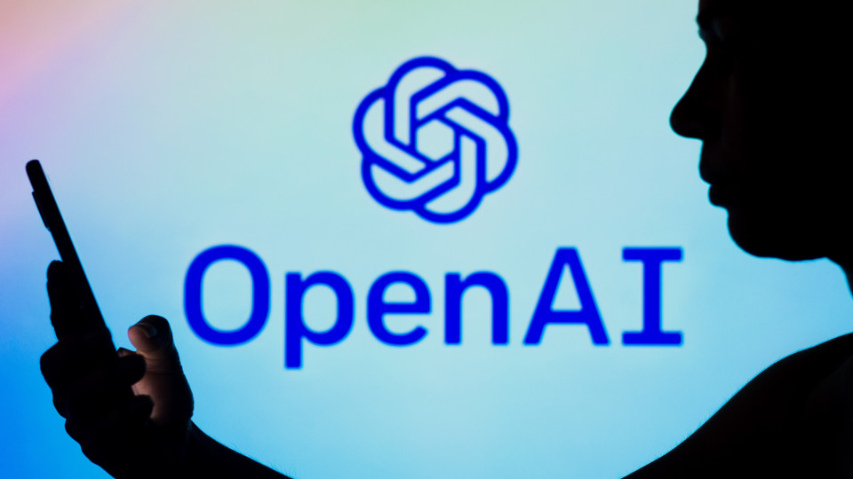 Apple Considers Anthropic, OpenAI for Siri AI