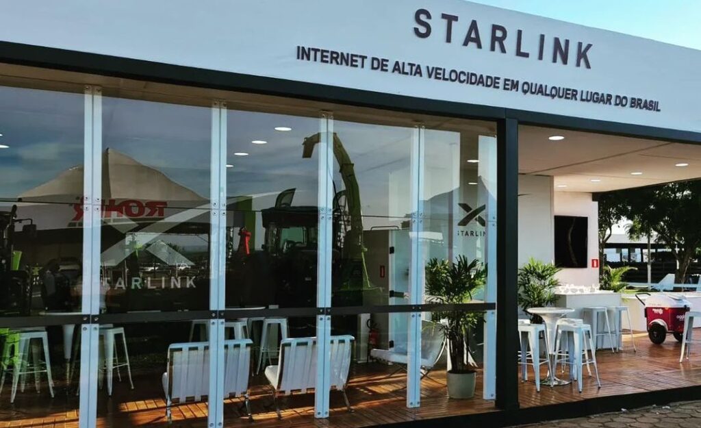SpaceX Job Posting Hints at Possible Starlink Retail Move