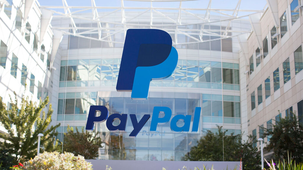 PayPal Applies to Become a Bank Under Looser US Rules